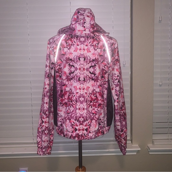 Champion Patterned Reflective Running Jacket - Picture 4 of 7